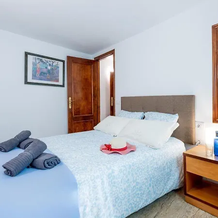 Cozy Flores 1h-f With Pool Apartment *