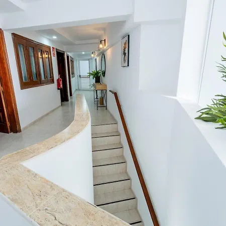 Cozy Flores 1h-f With Pool Apartment