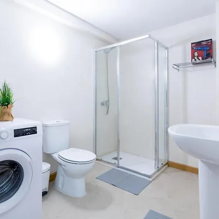 Cozy Flores 1h-f With Pool Apartment *