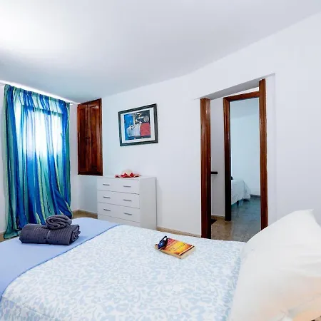 Cozy Flores 1h-f With Pool Apartment *
